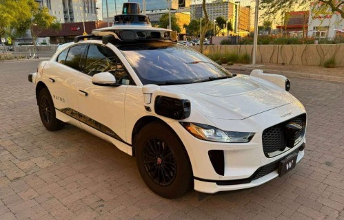 无人出租车开始抢东京生意：Waymo、特斯拉、萝卜快跑，三家路线完全不一样