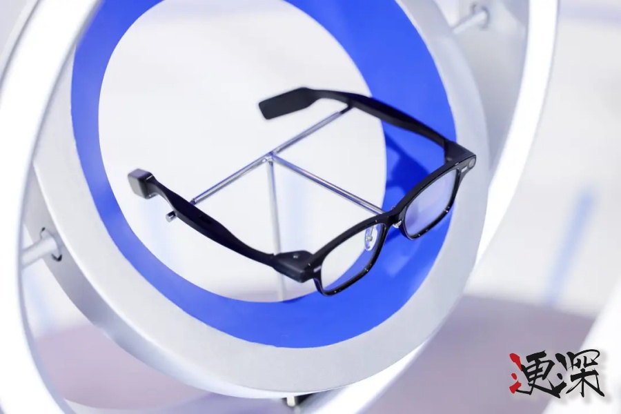 阿里 首款自研 AI眼镜 亮相 WAIC 2025-2.jpg 阿里 首款自研 AI眼镜 亮相 WAIC 2025-2.jpg
